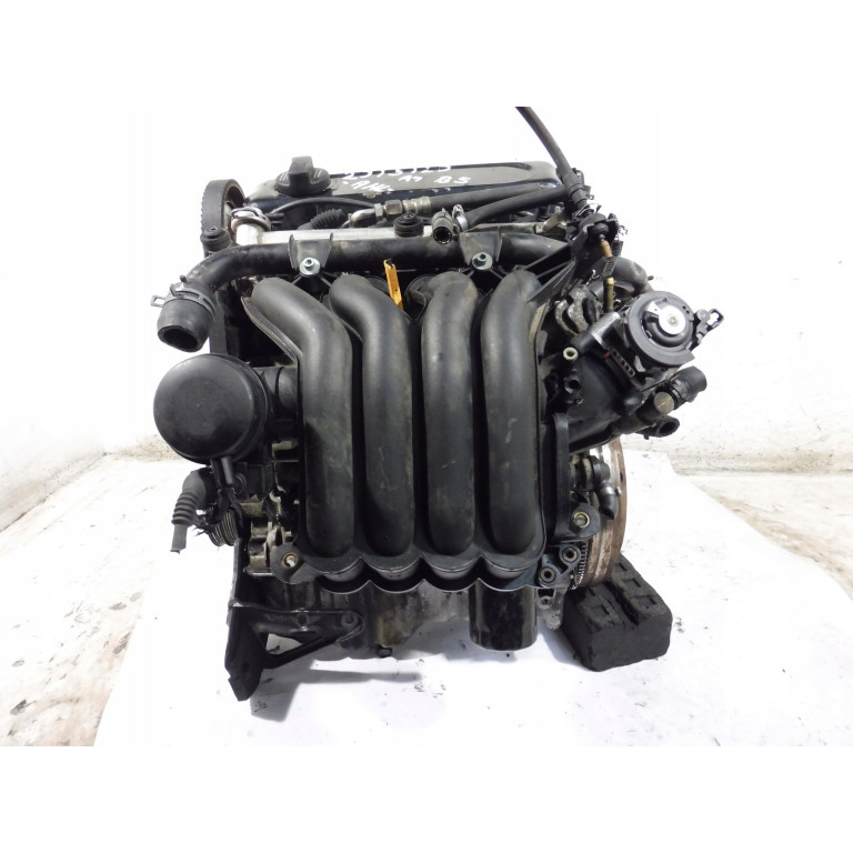 Двигун Audi A4 Avant 1.6 ARM