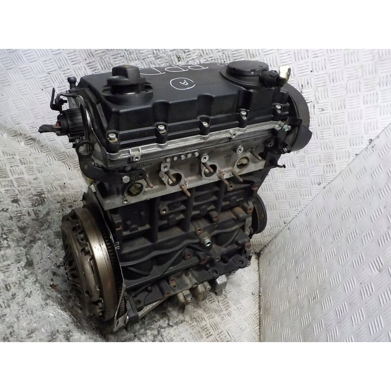 Двигатель Audi A4 Avant  2.0 TDI BRD
