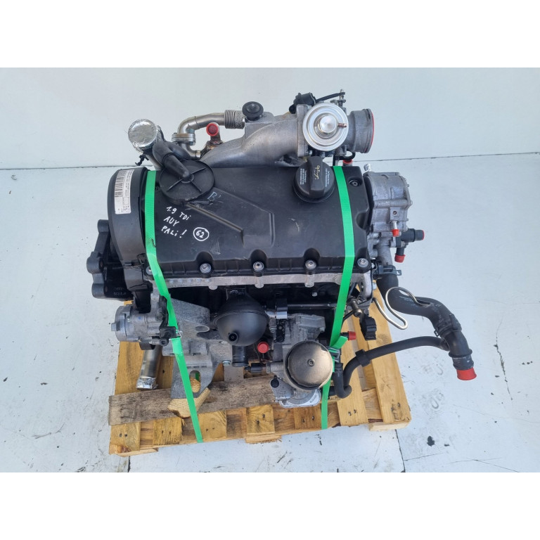 Двигатель  Volkswagen BORA 1.9 TDI AUY