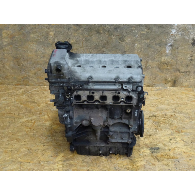 Двигатель  Volkswagen  BORA 2.3 V5 AQN
