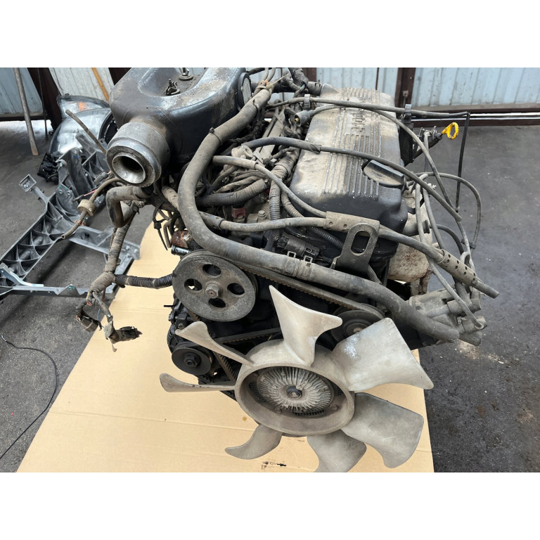 Двигун Nissan PRAIRIE PRO 2.4 I KA24E