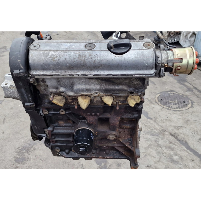 Двигун Volkswagen CADDY II 75 1.6 AEE