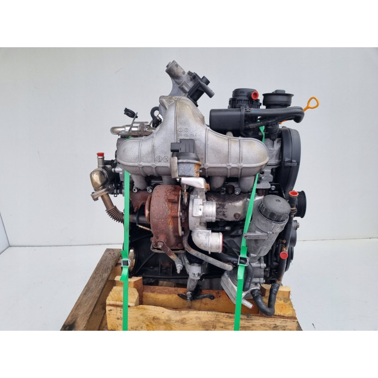 Двигатель  Volkswagen CRAFTER 2.5 TDI CECA CECB