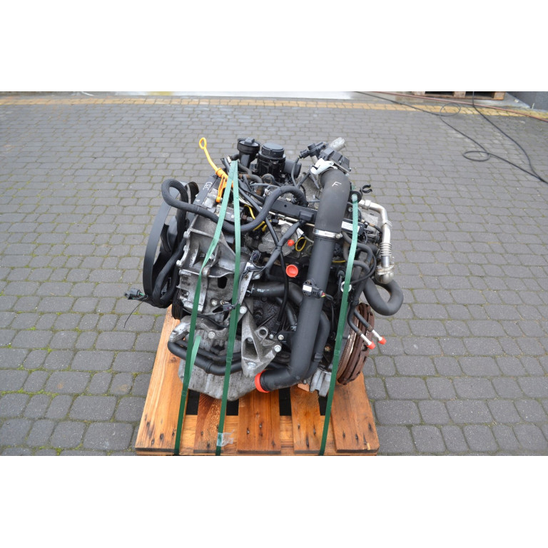 Двигатель  Volkswagen CRAFTER 2.5 TDI CECA CECB
