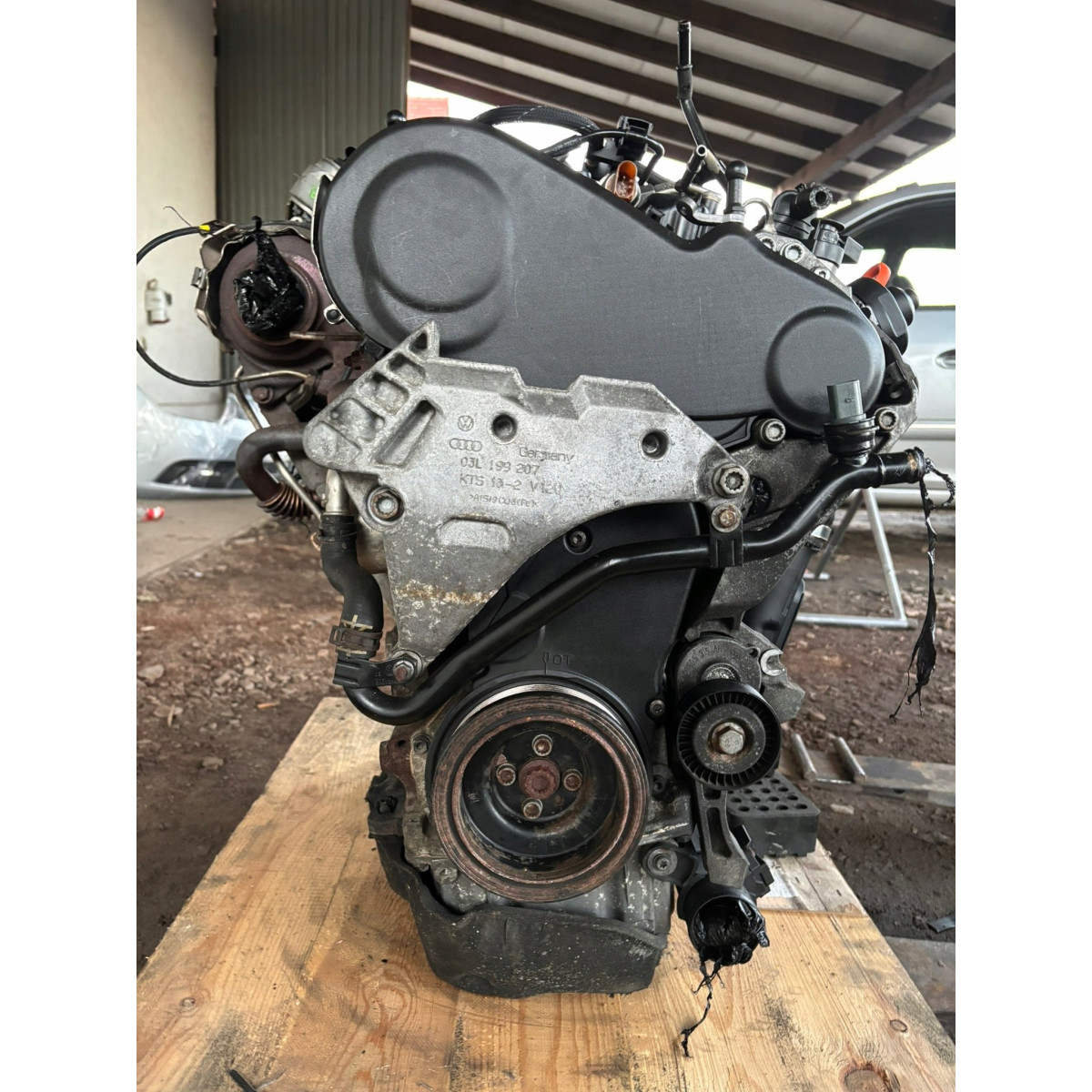 Двигун Volkswagen GOLF VI 2.0 TDI CFGB CFGC в Україні. Купити двигун ...