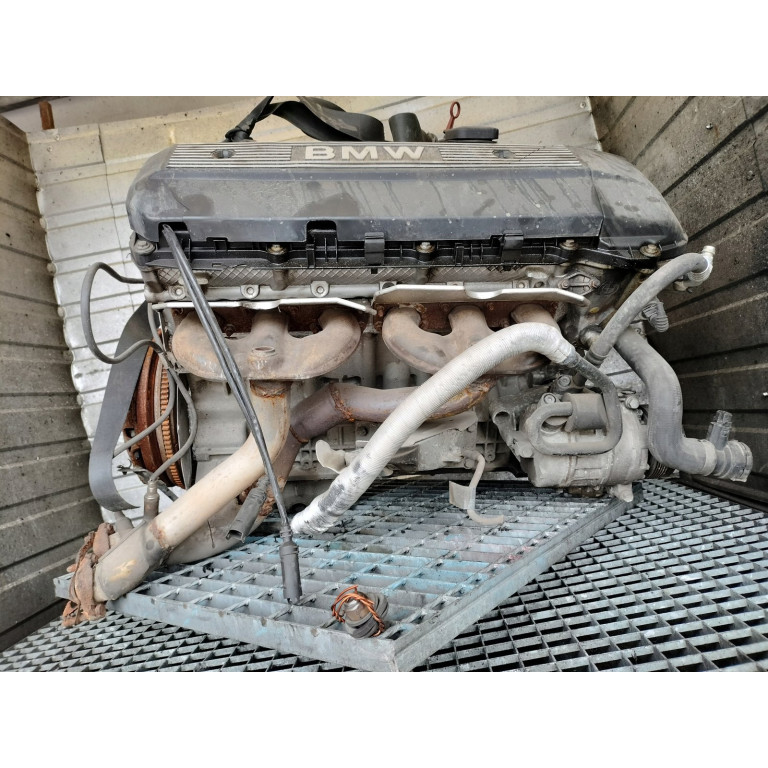 Двигун BMW 3 320 i M52B20
