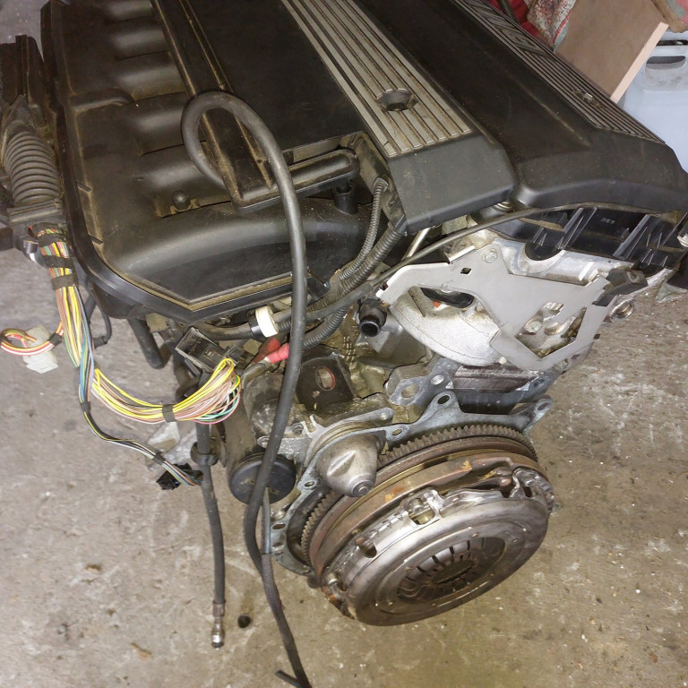 Двигун BMW 3 323 i M52B25 256S3 M52 B25 (256S3)