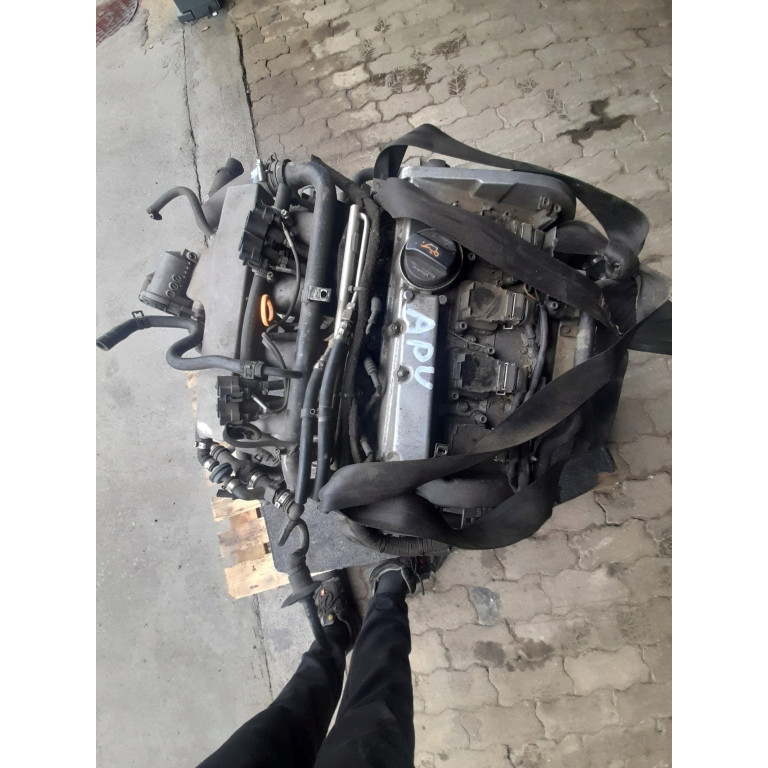 Двигун Volkswagen PASSAT 1.8 T APU