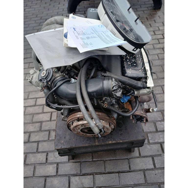 Двигатель Volkswagen PASSAT 1.6 ADP