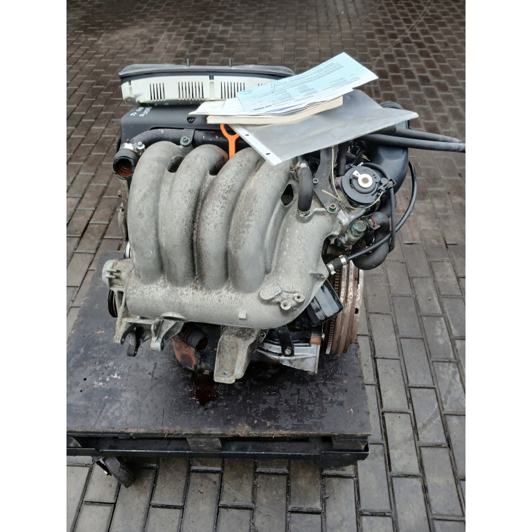 Двигатель Volkswagen PASSAT 1.6 ADP