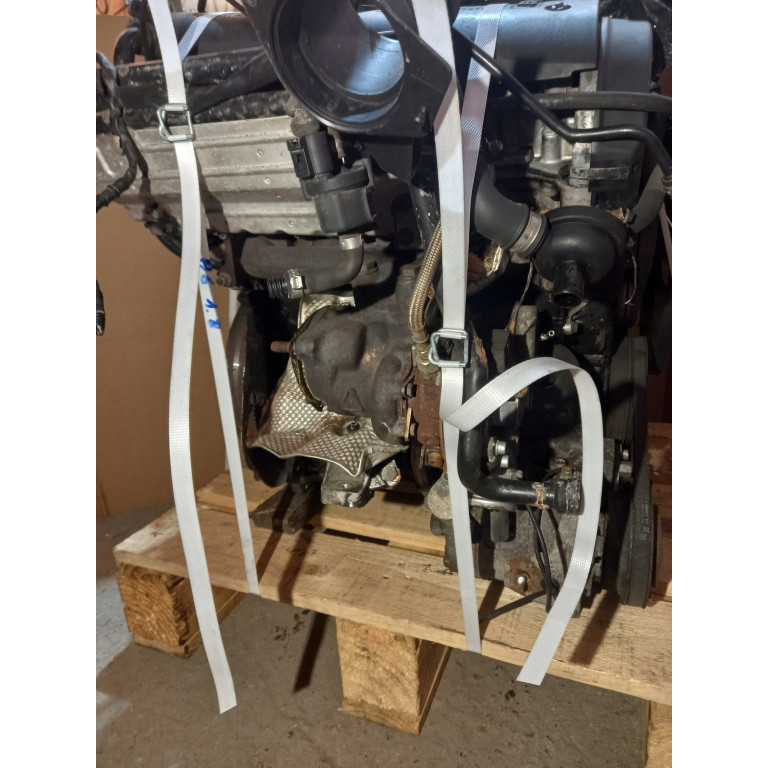 Двигун Volkswagen PASSAT 1.8 T 20V AWT