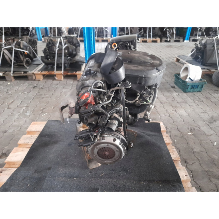 Двигатель Volkswagen POLO 60 1.4 AKV