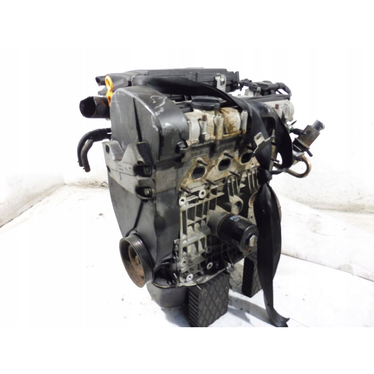 Двигатель Volkswagen POLO 1.4 16V APE AXP