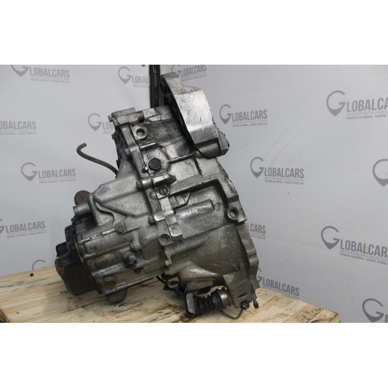 Коробка передач Mazda 3 2.0 бензин 5-ступка